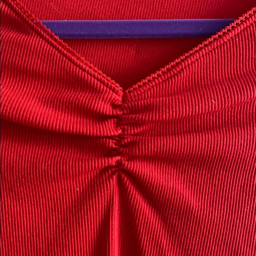 Crop top - Picture 2 of 3